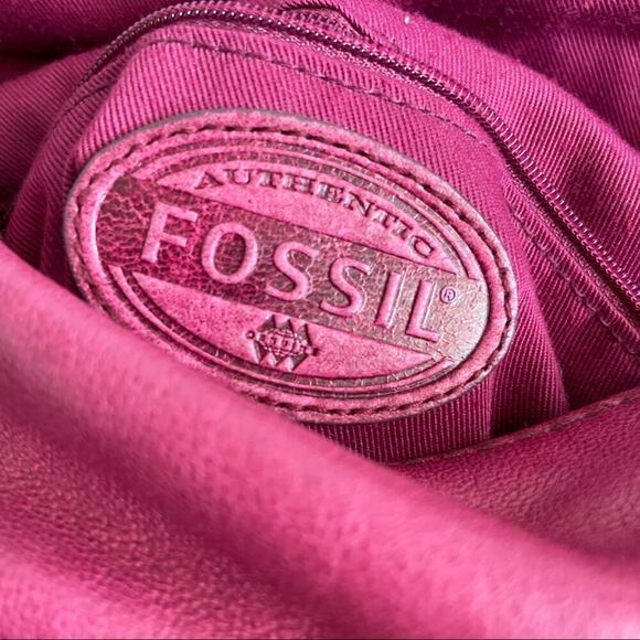 Fossil red leather front flap crossbody - Picture 11 of 16